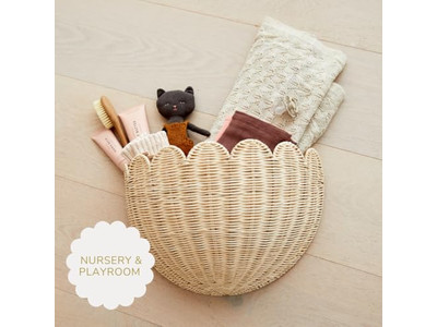 ديكور غرفة طبيعي جمالي للأغراض الصغيرة على الرف للمعيشة البيضاء